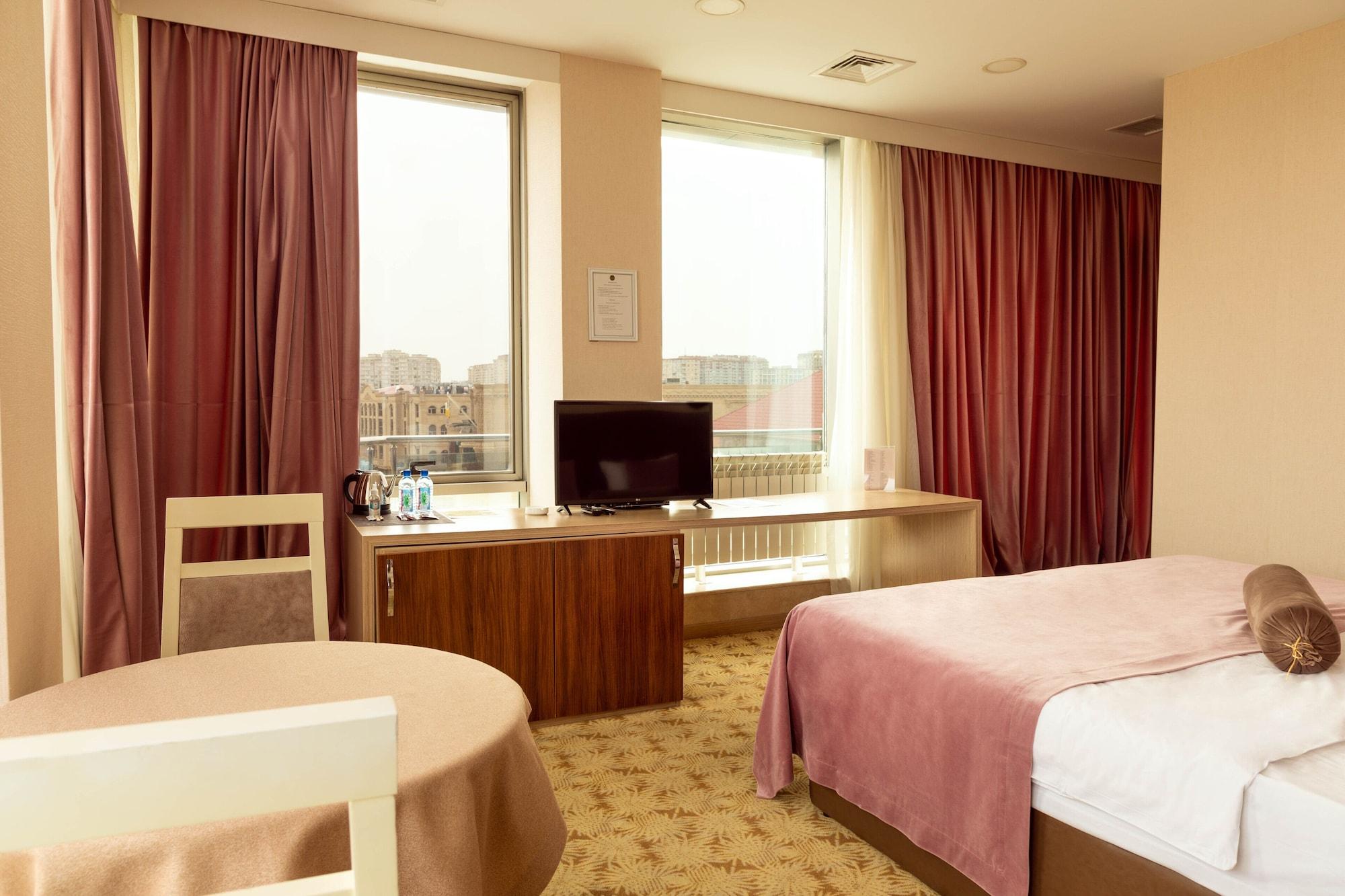 Hotel West Shine
