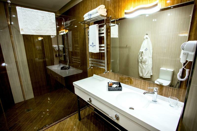 Hotel West Shine