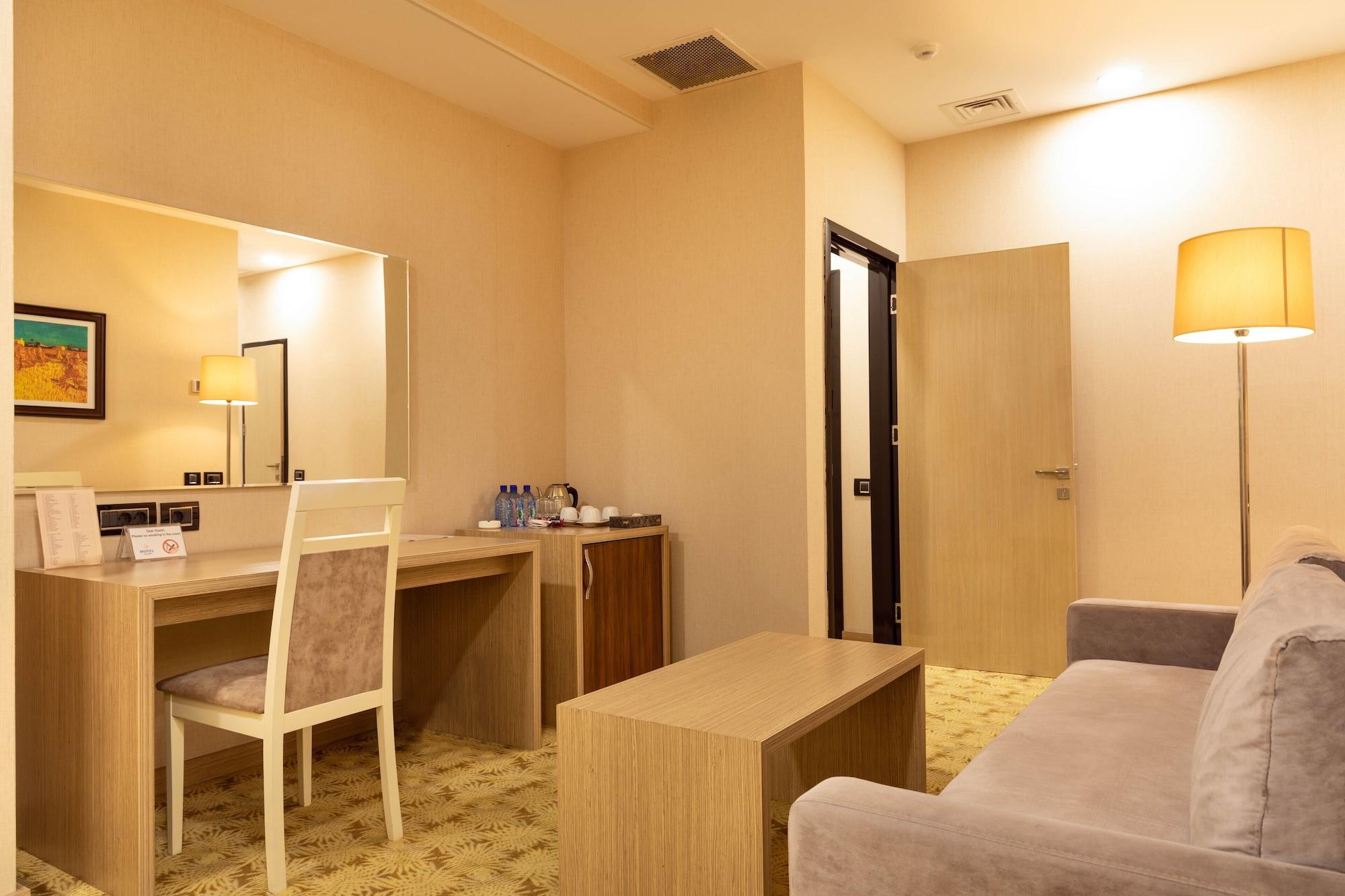 West Shine Hotel 3*
