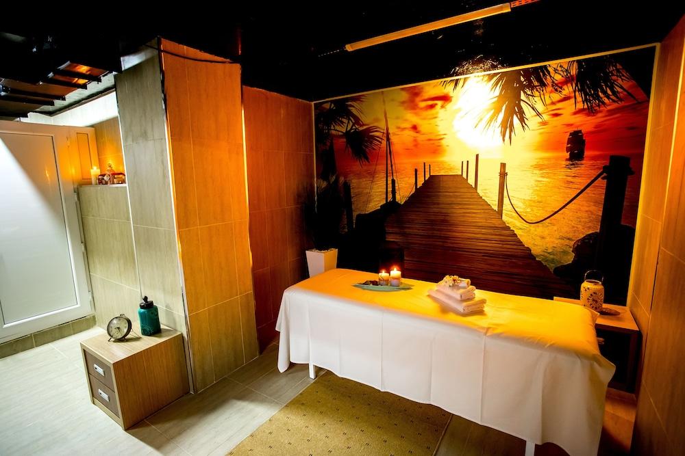 West Shine Hotel